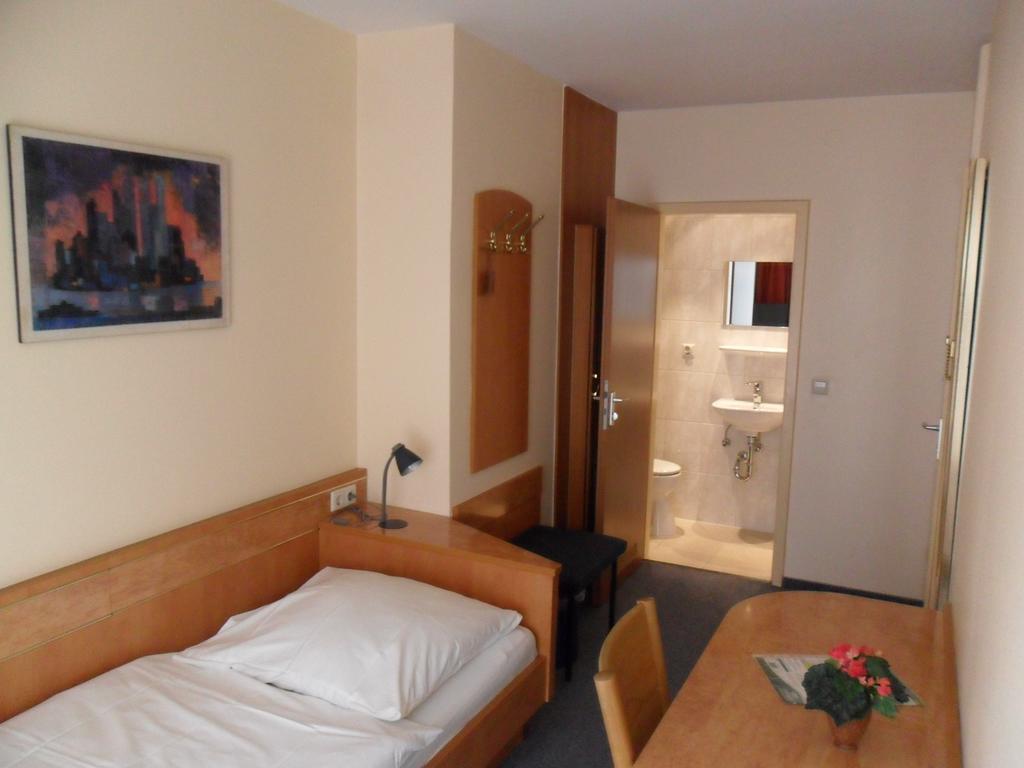 Hotel Europa Pforzheim Chambre photo